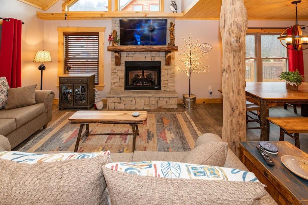 The Snow Owl Cabin マギー・バレー エクステリア 写真